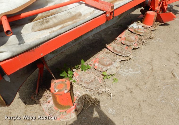 image for item IL9442 Kuhn GMD700-GIIHD  disc mower