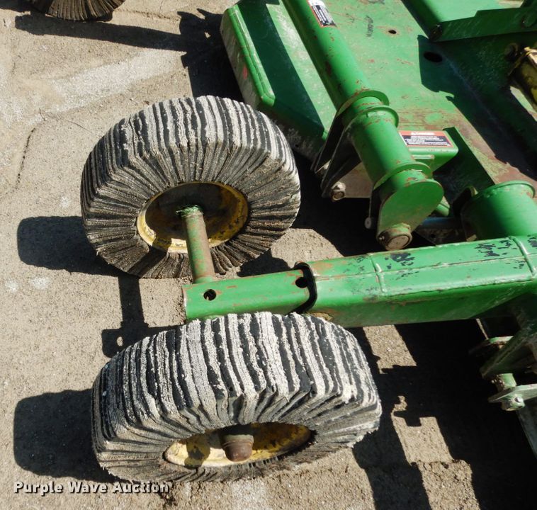 image for item IL9444 John Deere 1518  batwing rotary mower