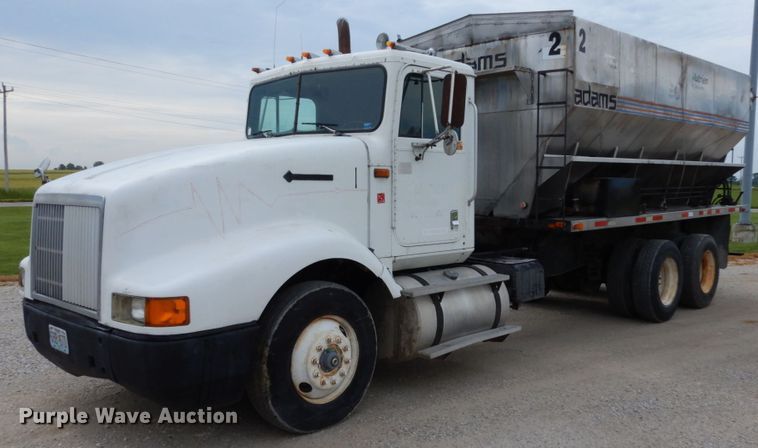 image for item IL9448 1994 International 9400  fertilizer delivery truck