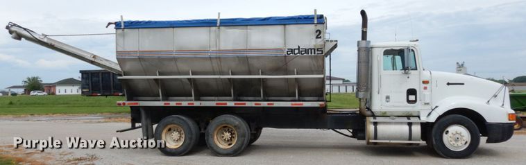 image for item IL9448 1994 International 9400  fertilizer delivery truck