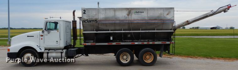 image for item IL9448 1994 International 9400  fertilizer delivery truck