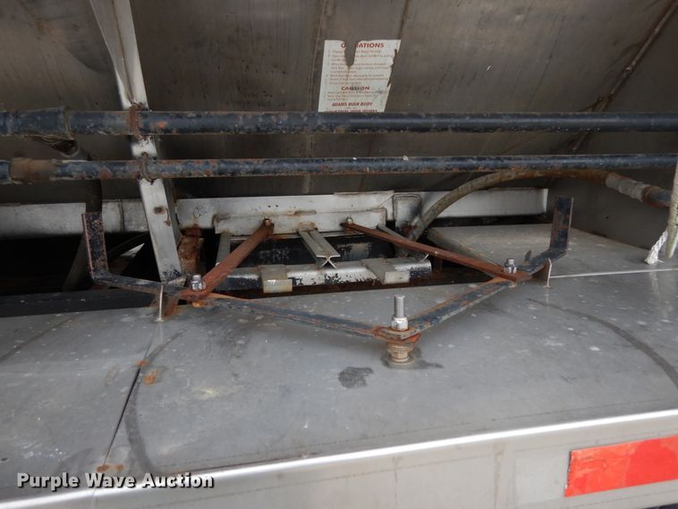 image for item IL9448 1994 International 9400  fertilizer delivery truck