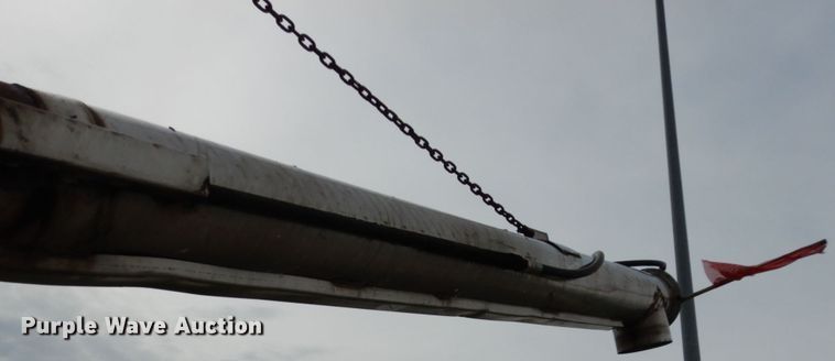 image for item IL9448 1994 International 9400  fertilizer delivery truck