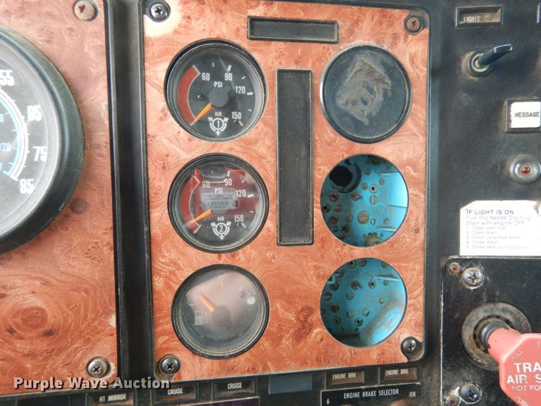 image for item IL9448 1994 International 9400  fertilizer delivery truck