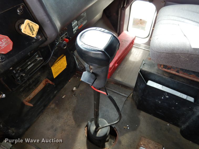 image for item IL9448 1994 International 9400  fertilizer delivery truck