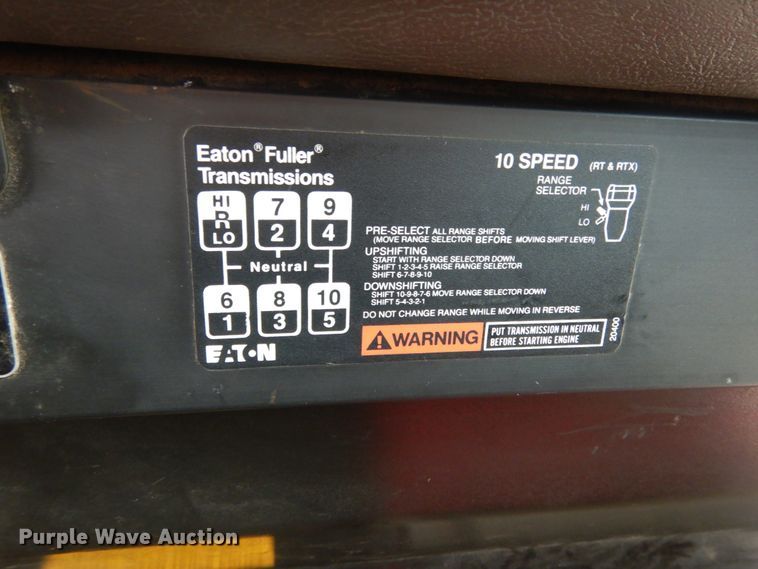 image for item IL9448 1994 International 9400  fertilizer delivery truck