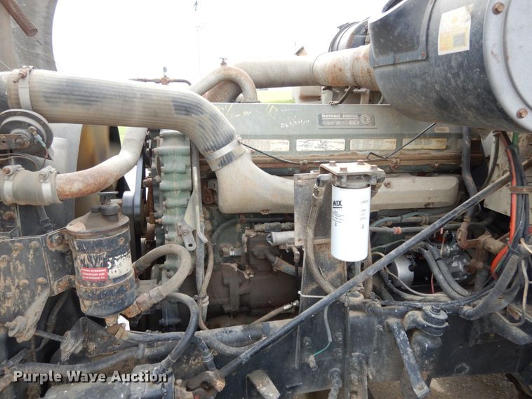 image for item IL9448 1994 International 9400  fertilizer delivery truck