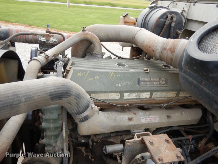 image for item IL9448 1994 International 9400  fertilizer delivery truck