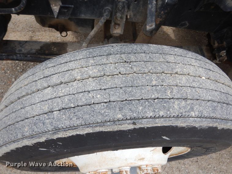 image for item IL9448 1994 International 9400  fertilizer delivery truck