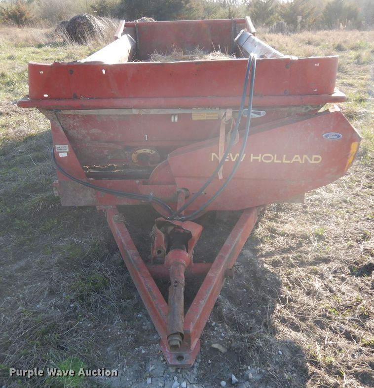 image for item IP9152 New Holland 185  manure spreader