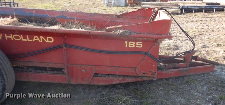 image for item IP9152 New Holland 185  manure spreader