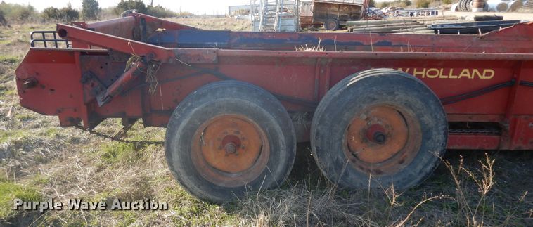 image for item IP9152 New Holland 185  manure spreader