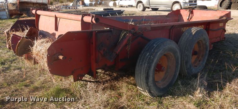 image for item IP9152 New Holland 185  manure spreader