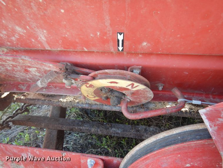 image for item IP9152 New Holland 185  manure spreader