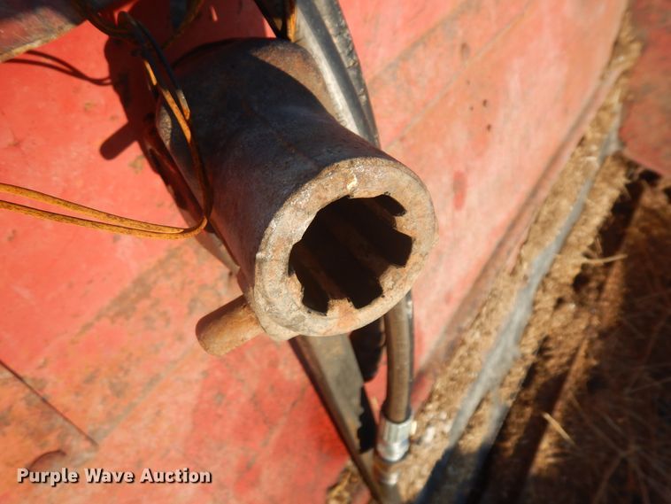 image for item IP9152 New Holland 185  manure spreader