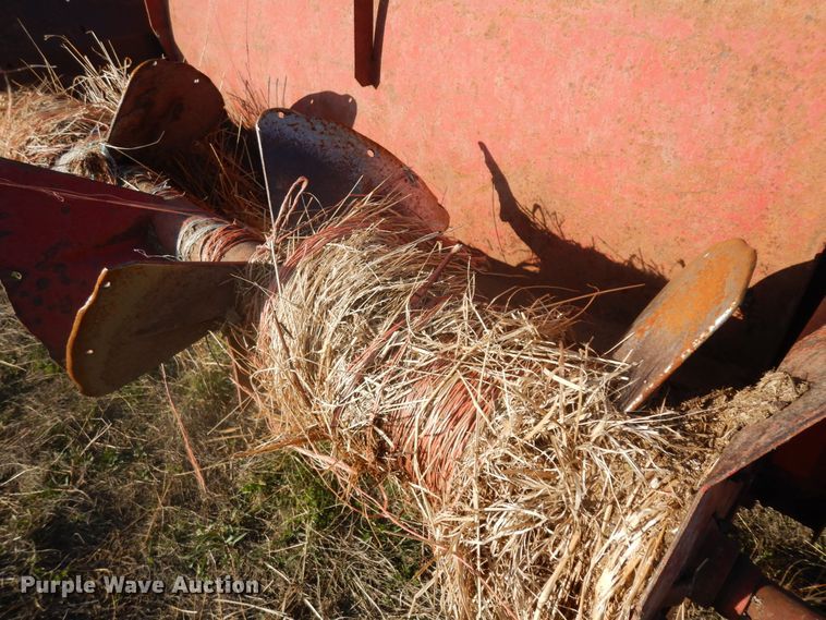 image for item IP9152 New Holland 185  manure spreader