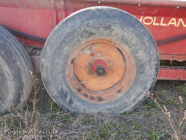 image for item IP9152 New Holland 185  manure spreader