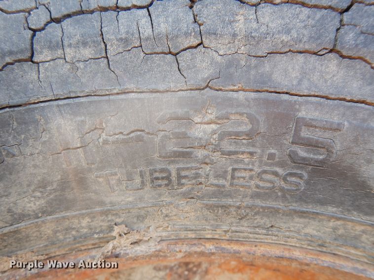 image for item IP9152 New Holland 185  manure spreader