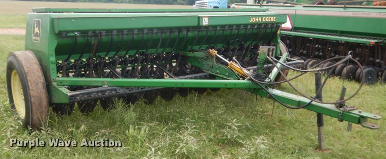 image for item IP9888 John Deere 450  grain drill