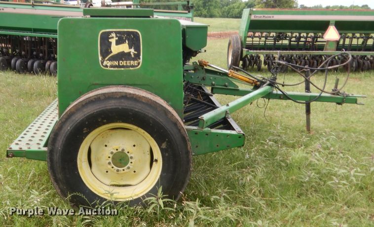 image for item IP9888 John Deere 450  grain drill