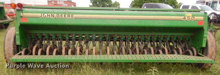 image for item IP9888 John Deere 450  grain drill