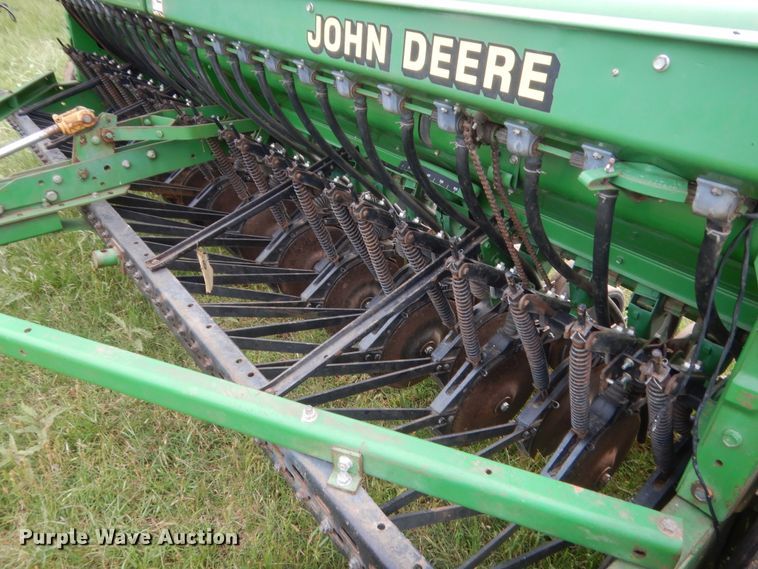 image for item IP9888 John Deere 450  grain drill