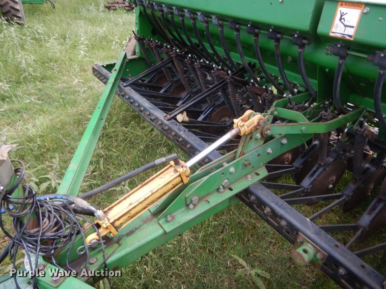 image for item IP9888 John Deere 450  grain drill