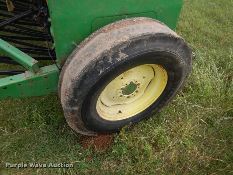 image for item IP9888 John Deere 450  grain drill