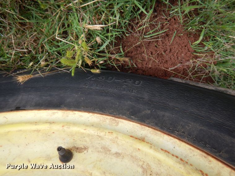 image for item IP9888 John Deere 450  grain drill