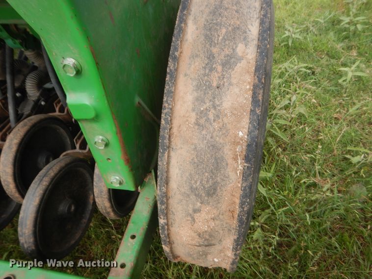 image for item IP9888 John Deere 450  grain drill