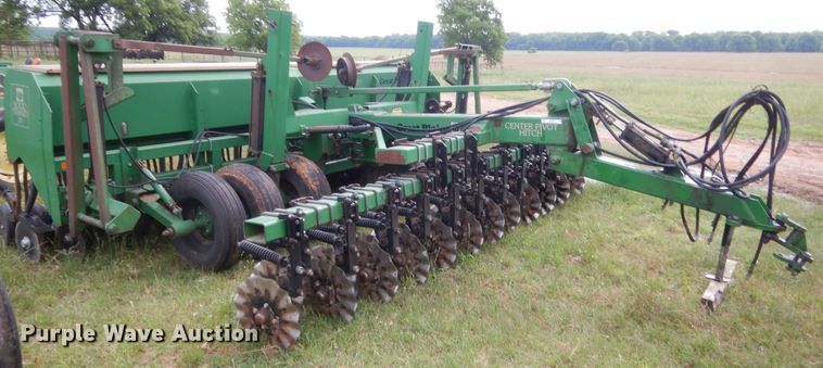 image for item IP9889 Great Plains Solid Stand 15  grain drill