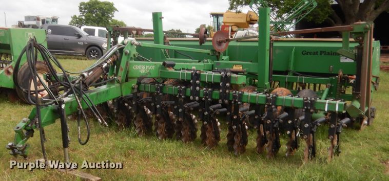 image for item IP9889 Great Plains Solid Stand 15  grain drill