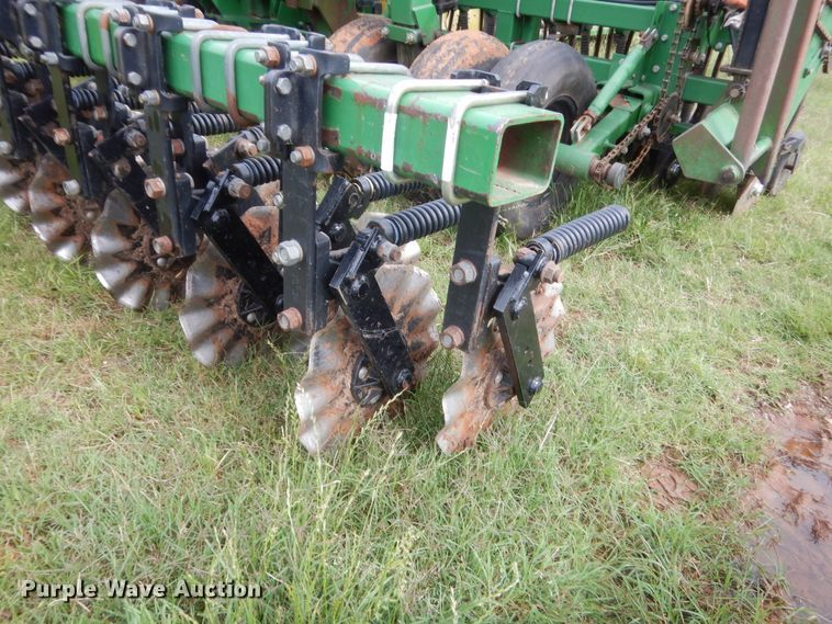 image for item IP9889 Great Plains Solid Stand 15  grain drill