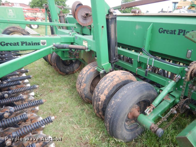 image for item IP9889 Great Plains Solid Stand 15  grain drill