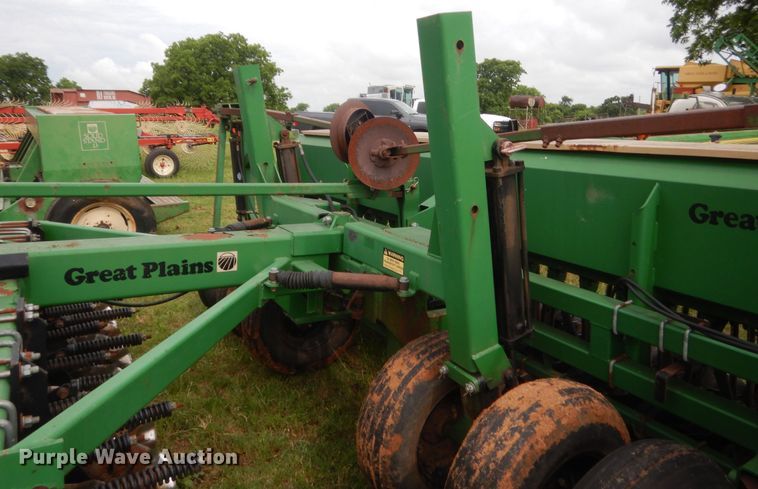 image for item IP9889 Great Plains Solid Stand 15  grain drill