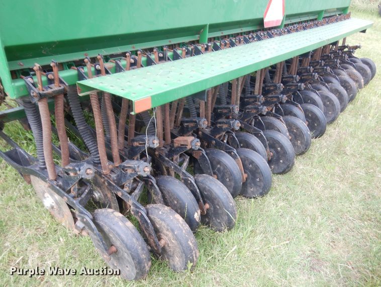 image for item IP9889 Great Plains Solid Stand 15  grain drill