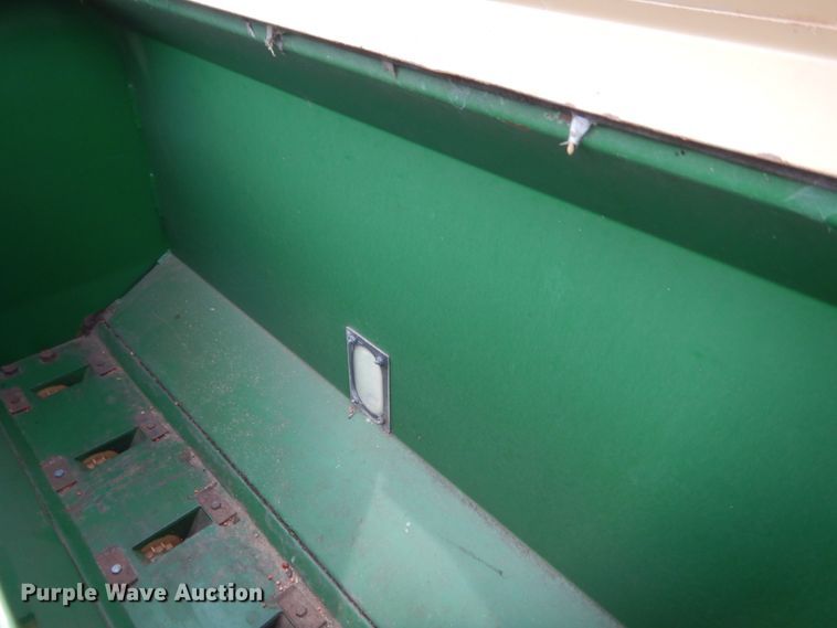 image for item IP9889 Great Plains Solid Stand 15  grain drill