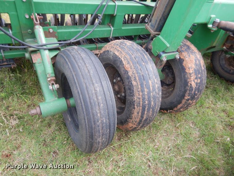 image for item IP9889 Great Plains Solid Stand 15  grain drill