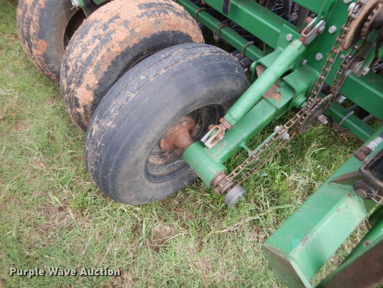 image for item IP9889 Great Plains Solid Stand 15  grain drill