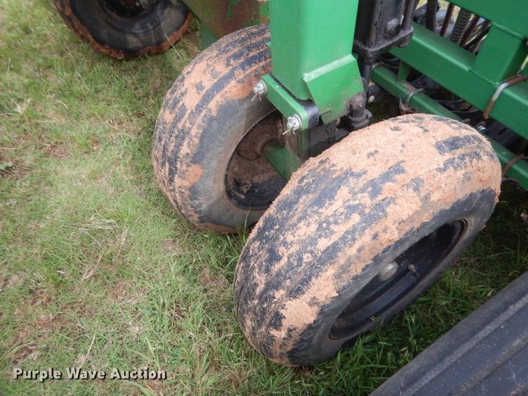 image for item IP9889 Great Plains Solid Stand 15  grain drill