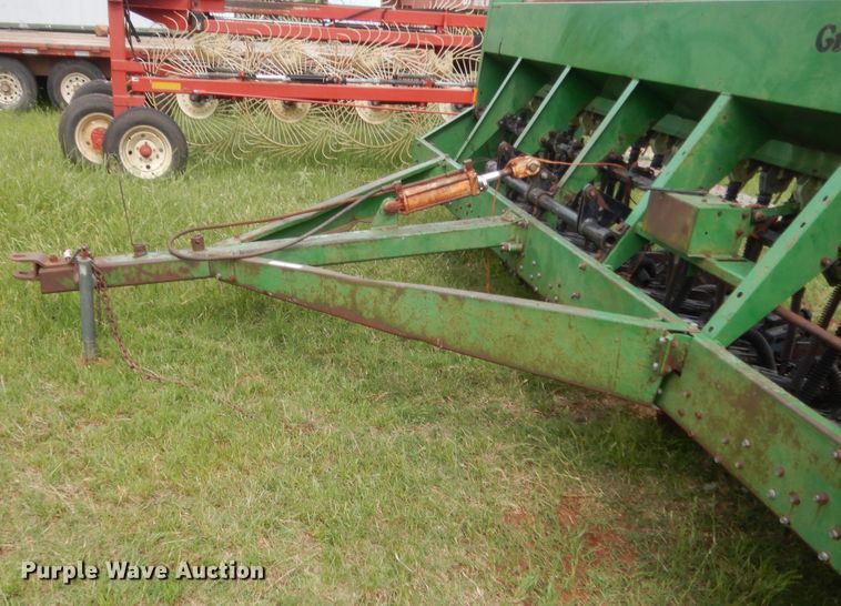 image for item IP9890 Great Plains Solid Stand 13  grain drill