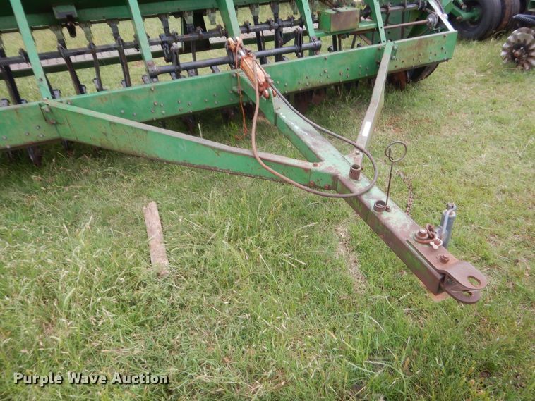 image for item IP9890 Great Plains Solid Stand 13  grain drill