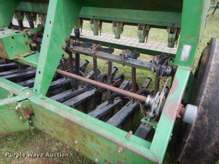 image for item IP9890 Great Plains Solid Stand 13  grain drill