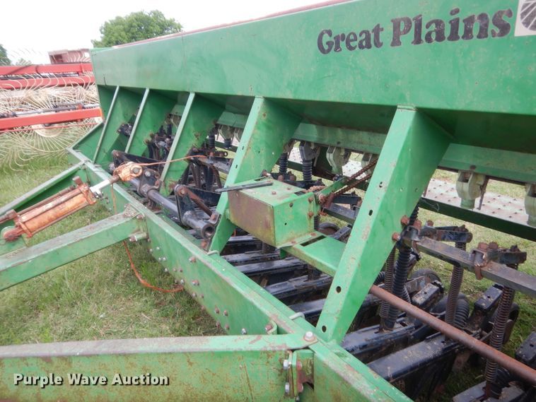 image for item IP9890 Great Plains Solid Stand 13  grain drill