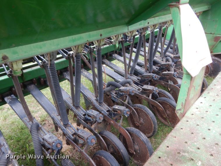 image for item IP9890 Great Plains Solid Stand 13  grain drill