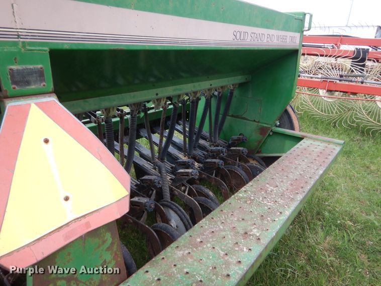 image for item IP9890 Great Plains Solid Stand 13  grain drill