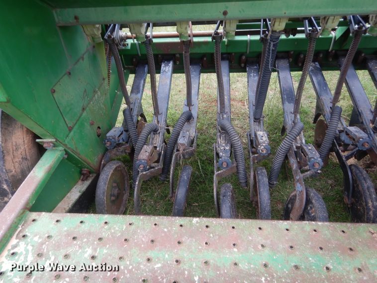 image for item IP9890 Great Plains Solid Stand 13  grain drill