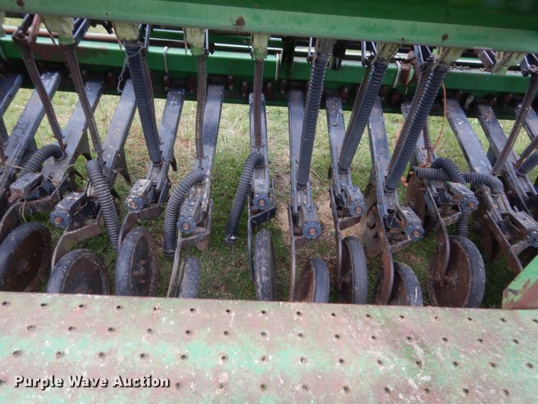 image for item IP9890 Great Plains Solid Stand 13  grain drill