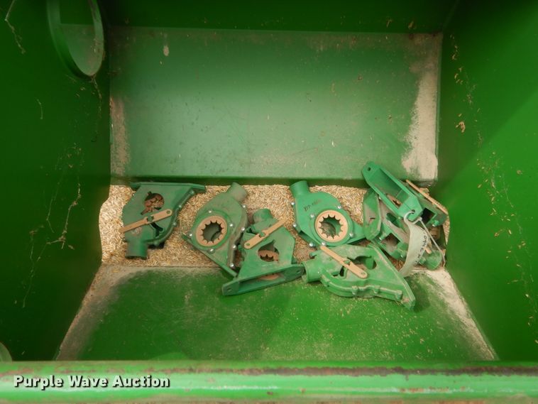 image for item IP9890 Great Plains Solid Stand 13  grain drill