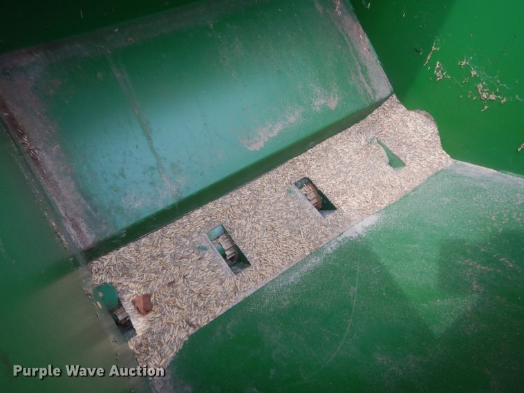 image for item IP9890 Great Plains Solid Stand 13  grain drill